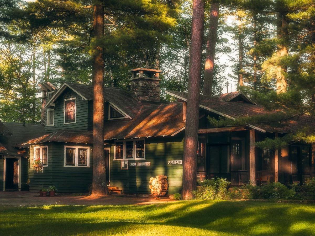 Hotel White Pine Camp Paul Smiths Exterior foto